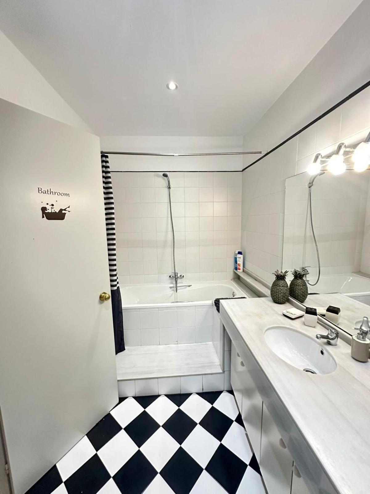 Rooms Aribau Barcelona Eksteriør billede